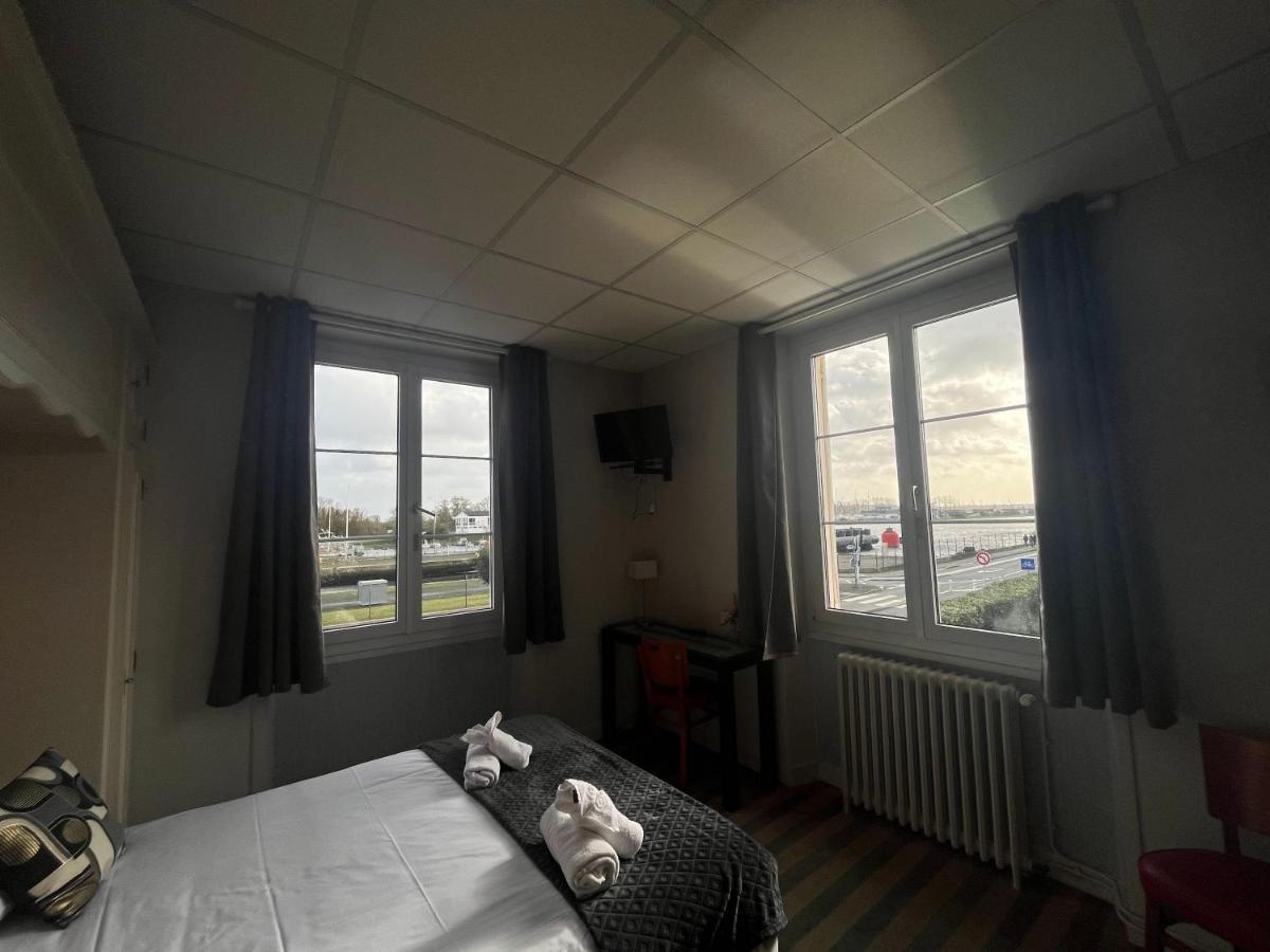 Hôtel le phare Ouistreham Exterior foto
